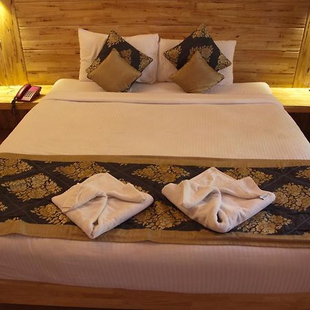 Symphony Palms Beach Resort And Spa Govind Nagar Exterior foto