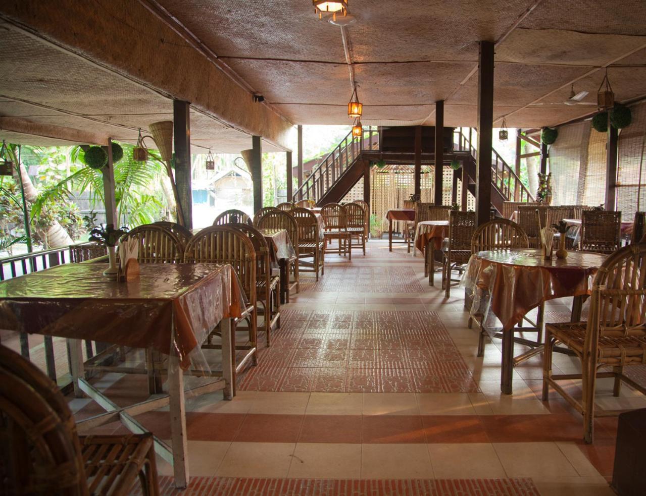 Symphony Palms Beach Resort And Spa Govind Nagar Exterior foto